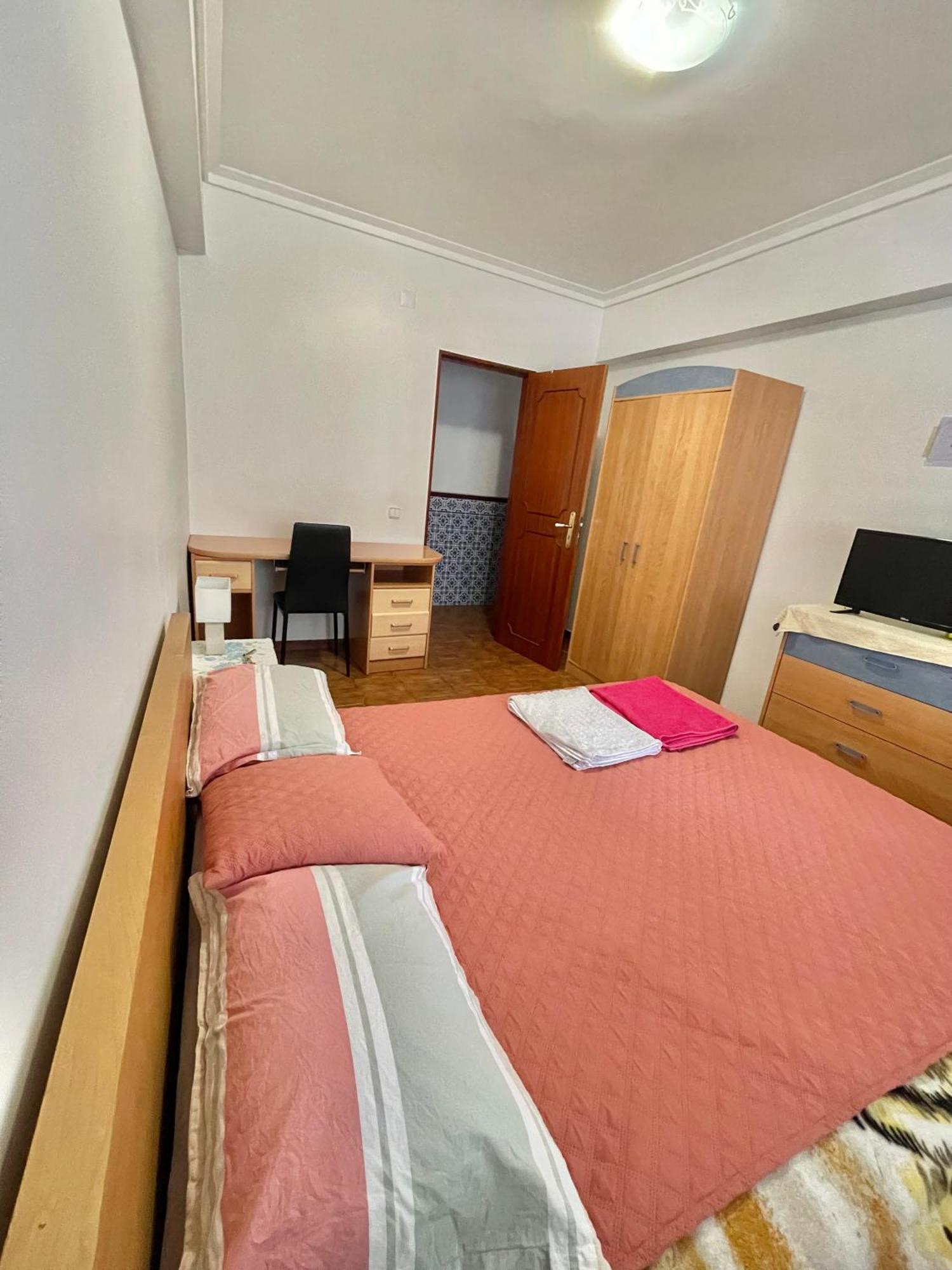 Quarto De Casal Acolhedor Laranjeiro  Luaran gambar