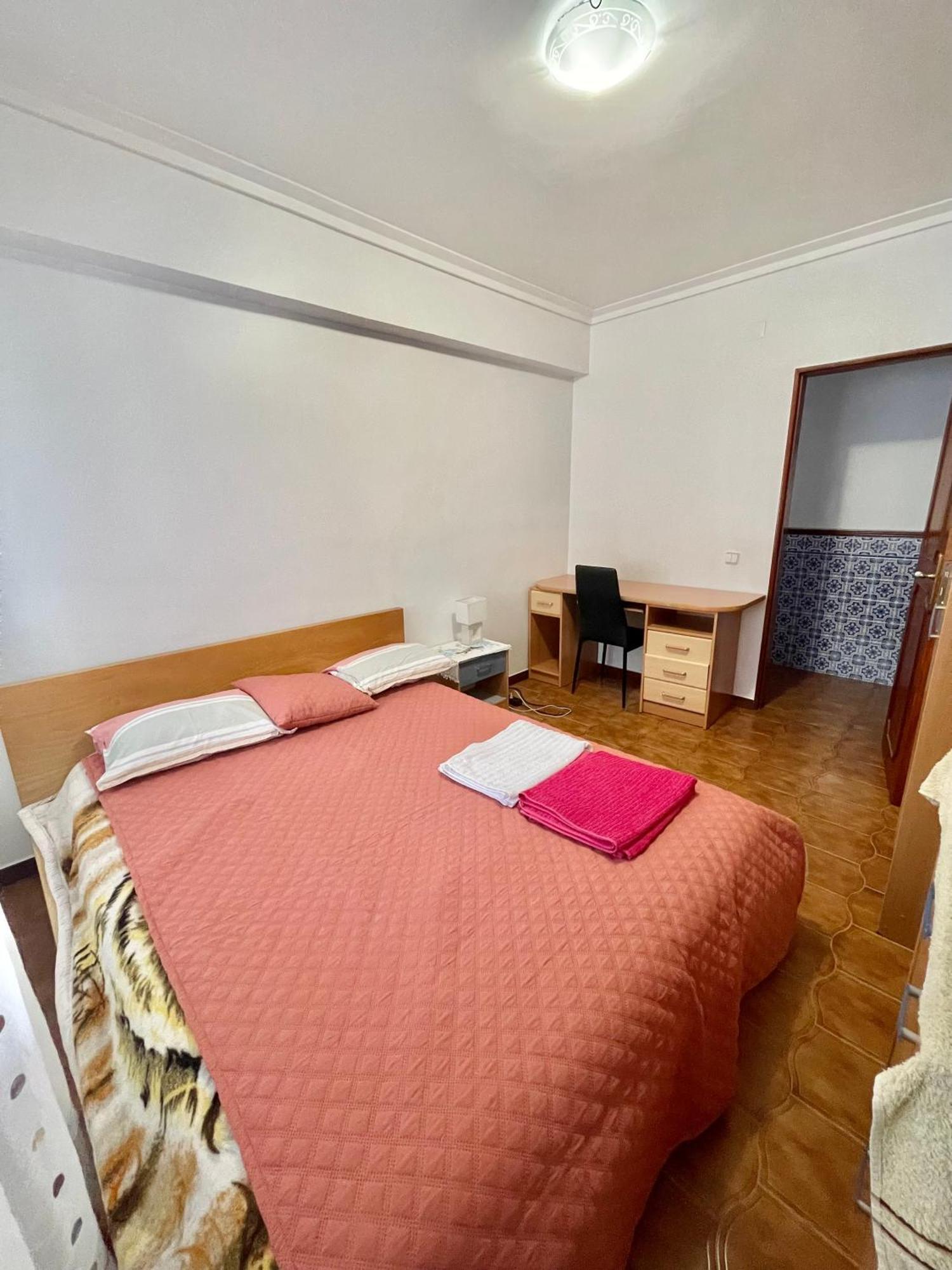 Quarto De Casal Acolhedor Laranjeiro  Luaran gambar
